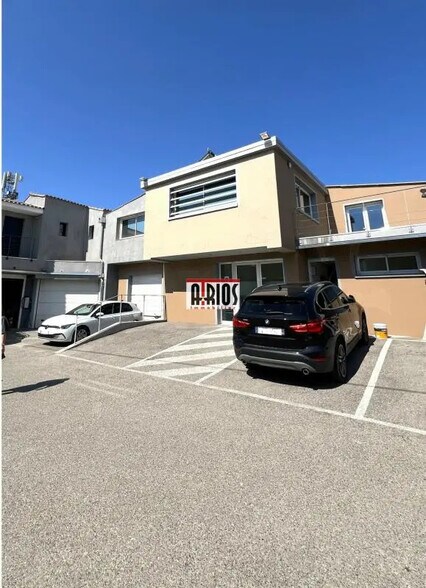 Local commercial dans La Farlède à vendre - Photo de l’immeuble – Image 3 sur 15