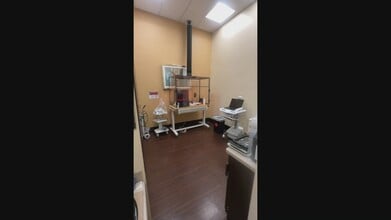 1302-1324 Bison Ave, Newport Beach, CA à louer - Vidéo sur l’annonce professionnelle 