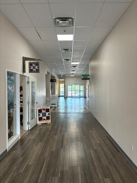 320 2nd St, Strathmore, AB à louer - Photo intérieure – Image 3 sur 7