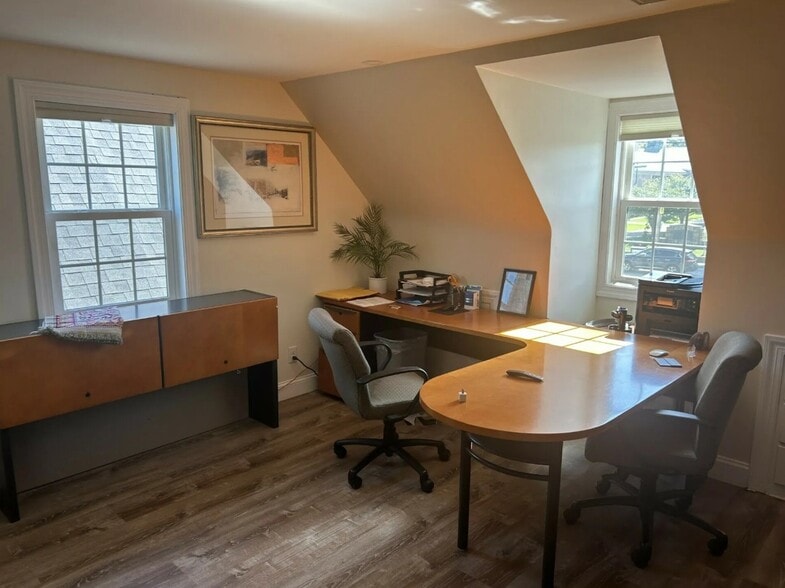 562 Lincoln St, Worcester, MA à vendre - Photo intérieure – Image 1 sur 9