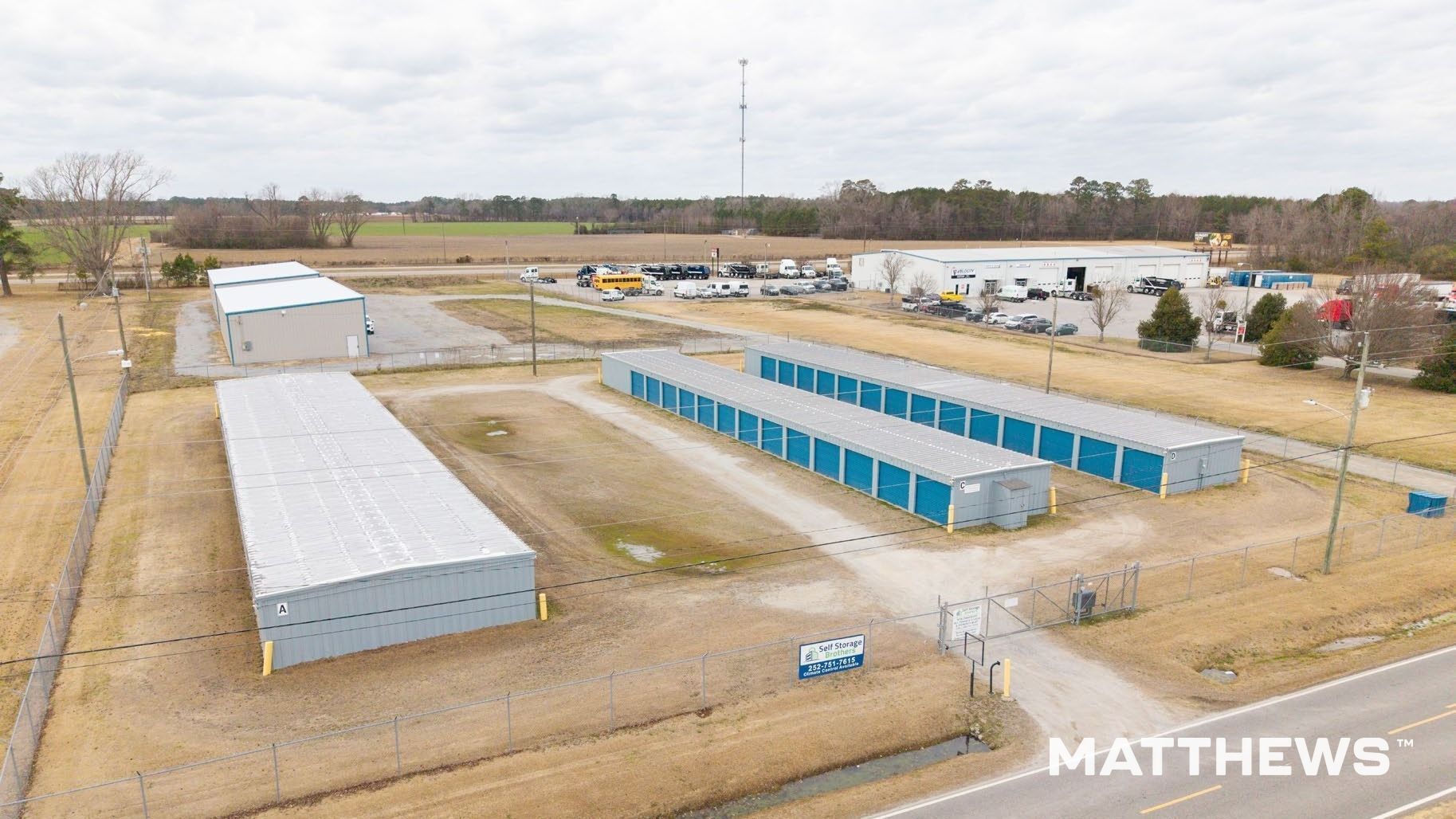 Self-Storage Brothers Portfolio portefeuille de 2 biens à vendre sur LoopNet.fr Photo principale– Image 1 sur 6