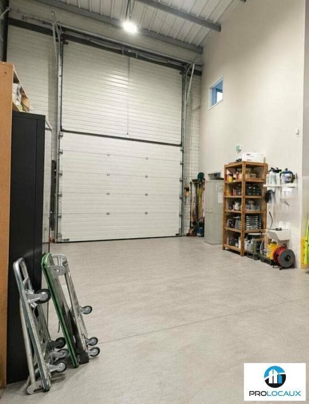 Plus de détails pour Local d'activités à louer