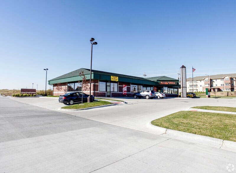 1910 N 168th St, Omaha, NE à louer - Photo de l’immeuble – Image 3 sur 12