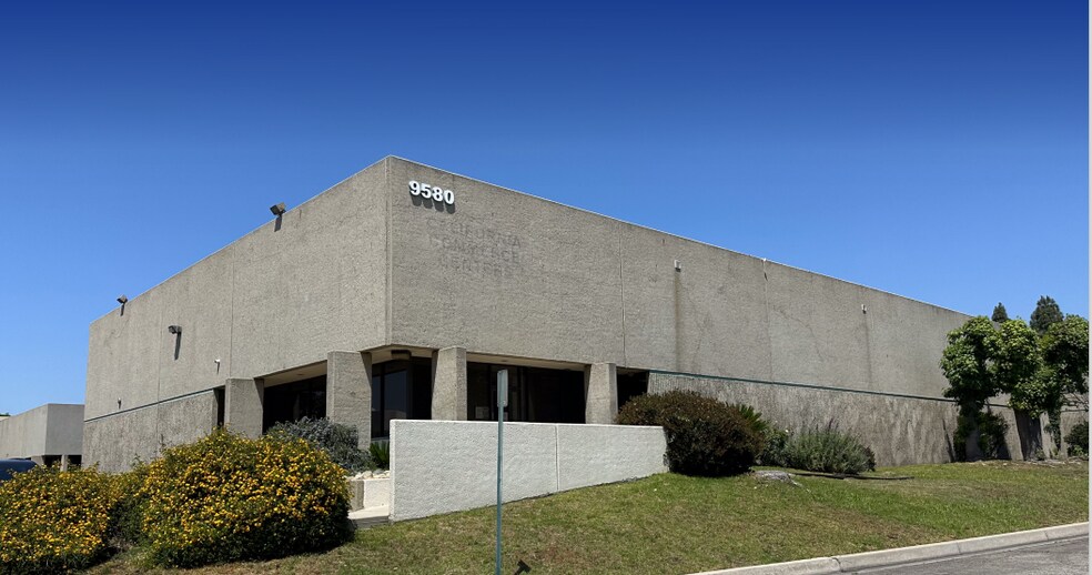 9580 Commerce Center Dr, Rancho Cucamonga, CA à vendre - Photo de l’immeuble – Image 1 sur 2