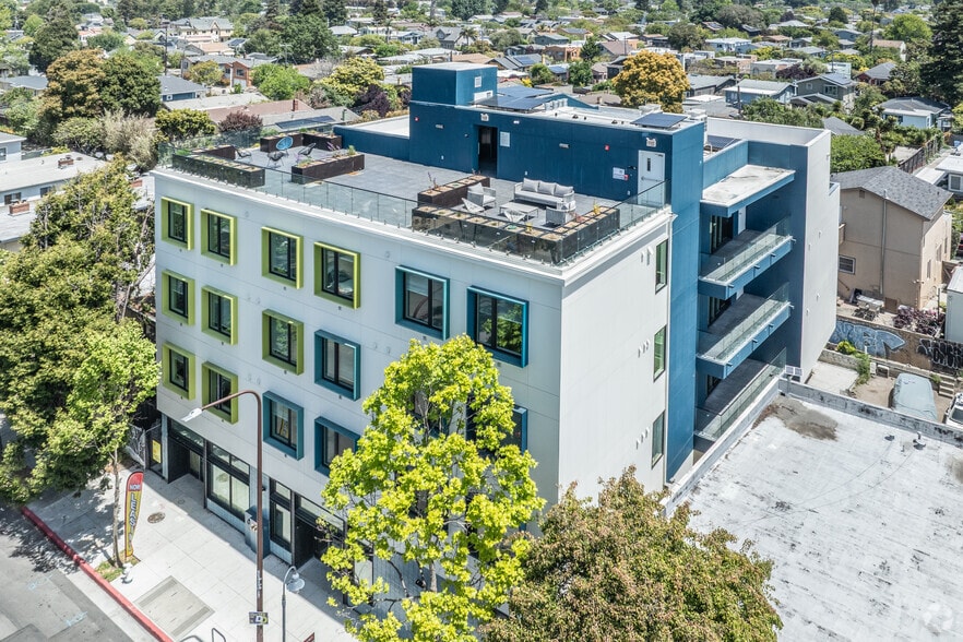 2435 San Pablo Ave, Berkeley, CA à louer - Photo de l’immeuble – Image 2 sur 6