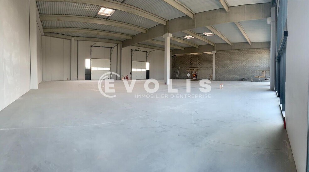 123 Rue Du Santoyon, Saint-Quentin-Fallavier à louer - Photo de l’immeuble – Image 3 sur 6