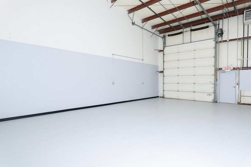 95 Ledge Rd, Seabrook, NH à louer - Photo de l’immeuble – Image 2 sur 19