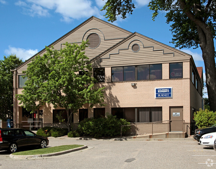 510 N Chestnut St, Chaska, MN à louer - Photo principale – Image 1 sur 6