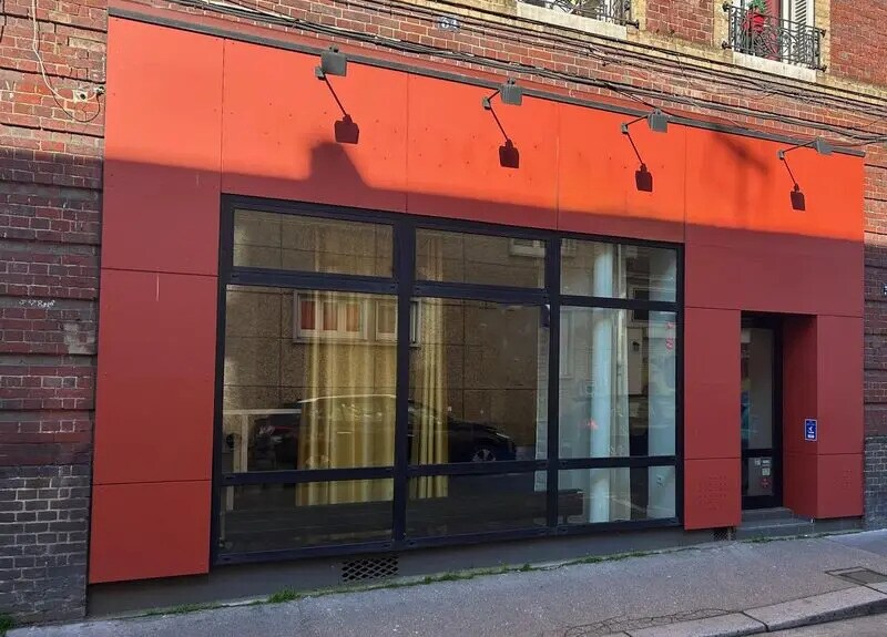 Local commercial dans Rouen à louer Photo de l’immeuble– Image 1 sur 3