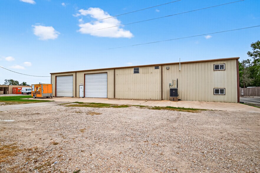 3723-3805 FM 646 portefeuille de 2 biens à vendre sur LoopNet.fr - Photo de l’immeuble – Image 3 sur 9