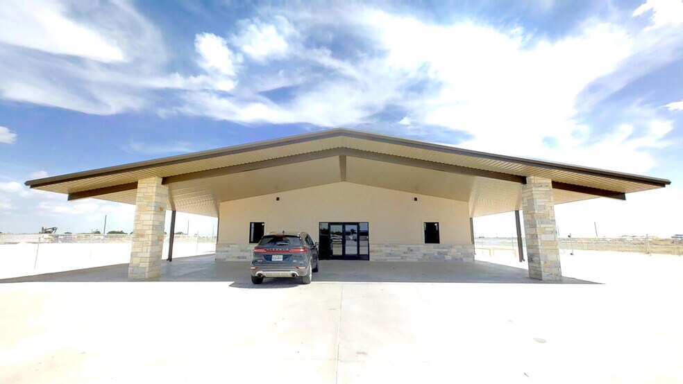 1402 SW Mustang Dr, Andrews, TX à vendre - Photo de l’immeuble – Image 1 sur 4