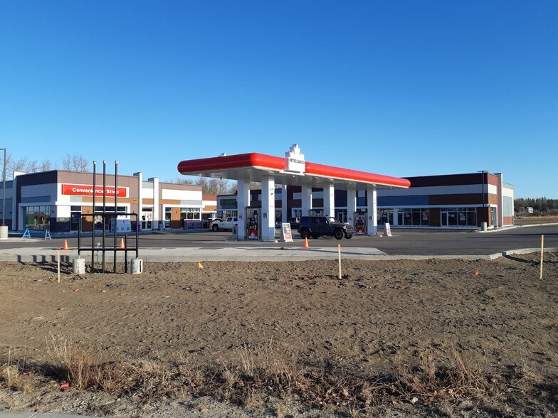 280 Pioneer Rd, Spruce Grove, AB à louer - Photo principale – Image 1 sur 3