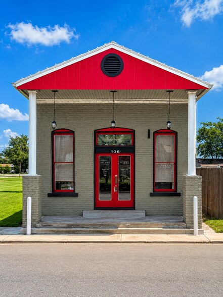 106 East St, Hutto, TX à louer - Photo de l’immeuble – Image 1 sur 12