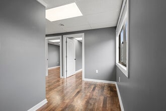 238 Moon Clinton Rd, Coraopolis, PA à louer Photo intérieure– Image 2 sur 15