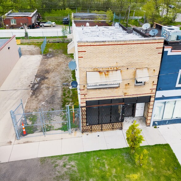 19510 W Warren Ave, Detroit, MI à vendre - Photo de l’immeuble – Image 2 sur 21
