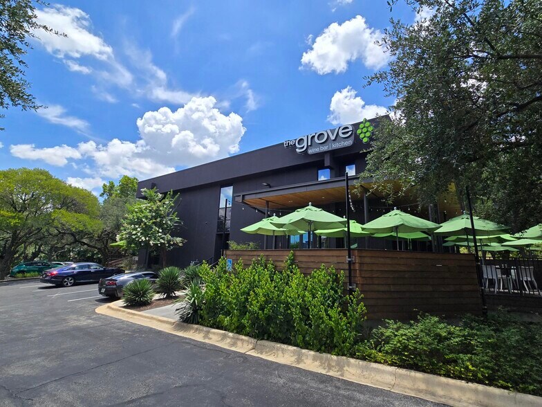 7719 Wood Hollow Dr, Austin, TX à louer - Photo de l’immeuble – Image 1 sur 10