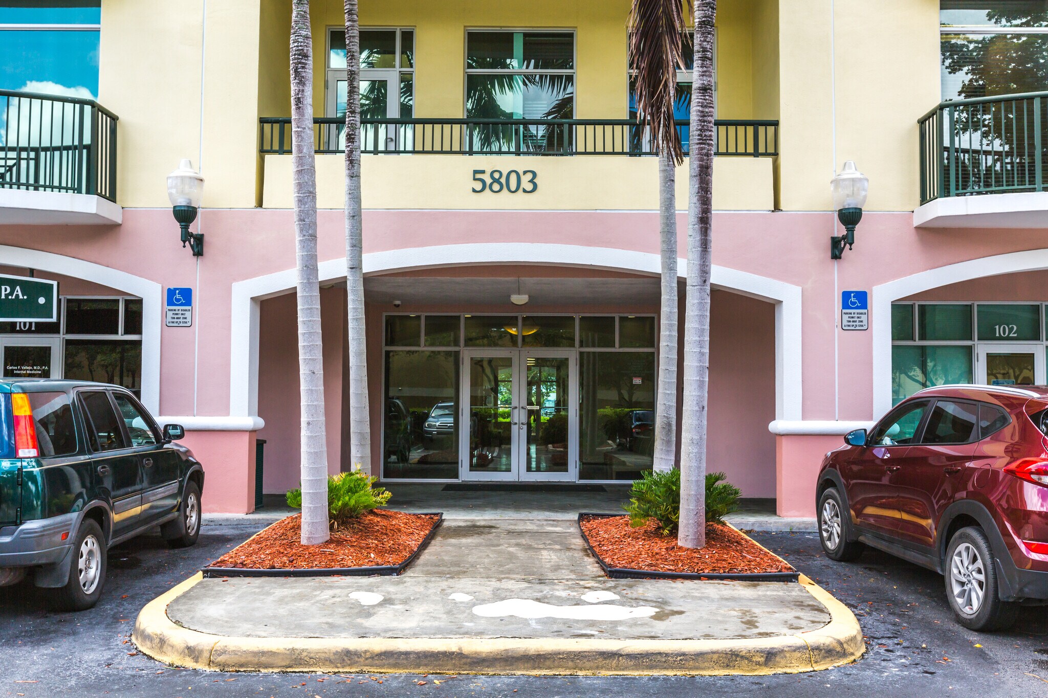 5803 NW 151st St, Miami Lakes, FL à louer Autre– Image 1 sur 25