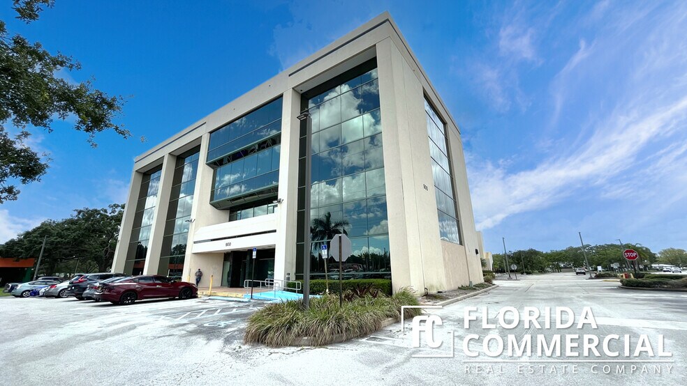 900-904 E Prima Vista Blvd, Port Saint Lucie, FL à louer - Photo de l’immeuble – Image 1 sur 15