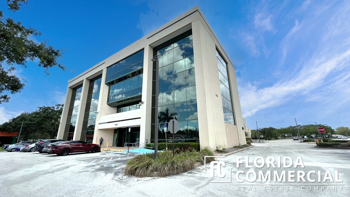 900-904 E Prima Vista Blvd, Port Saint Lucie, FL à louer Photo de l’immeuble– Image 1 sur 16