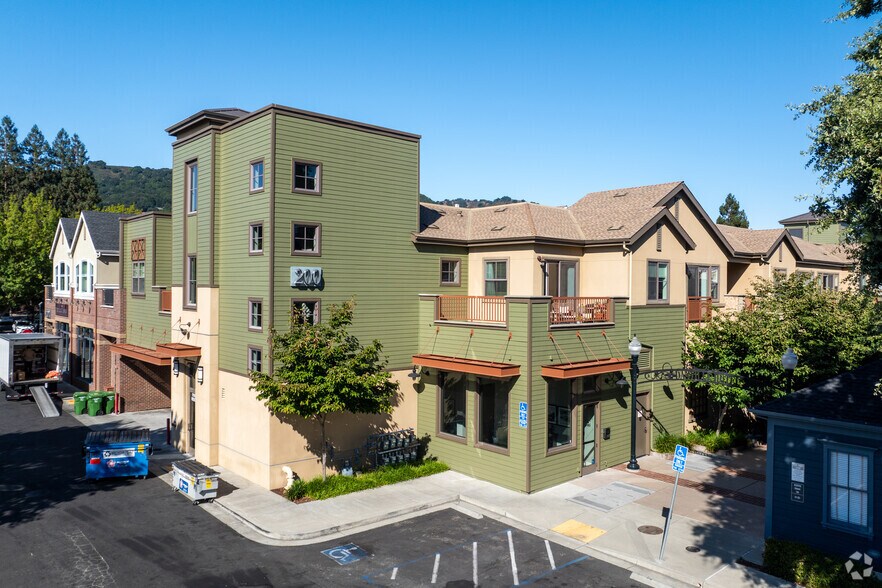 200 Railroad Ave, Danville, CA à louer - Photo de l’immeuble – Image 3 sur 11