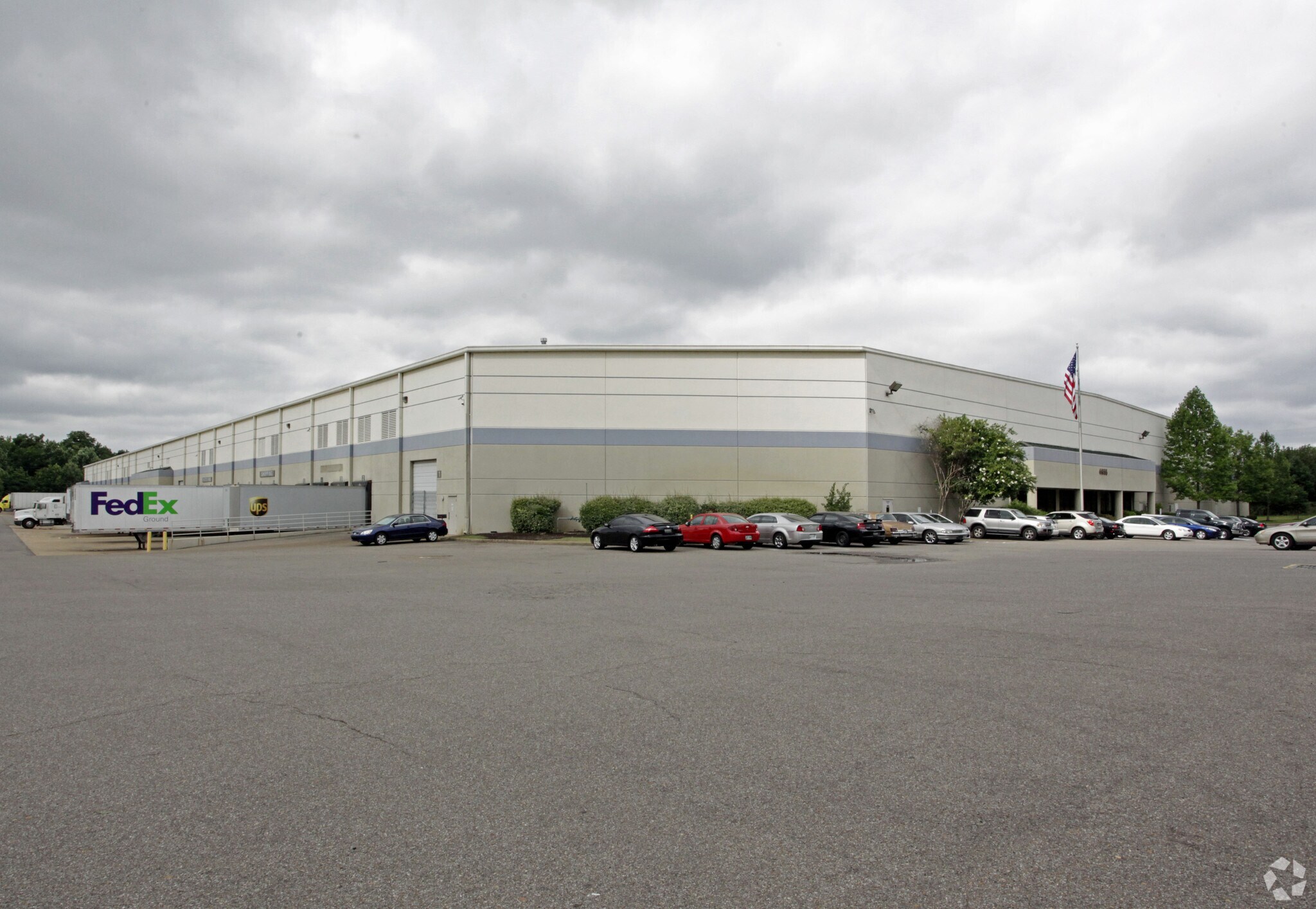 4655 Shelby Dr E, Memphis, TN à louer Photo principale– Image 1 sur 16