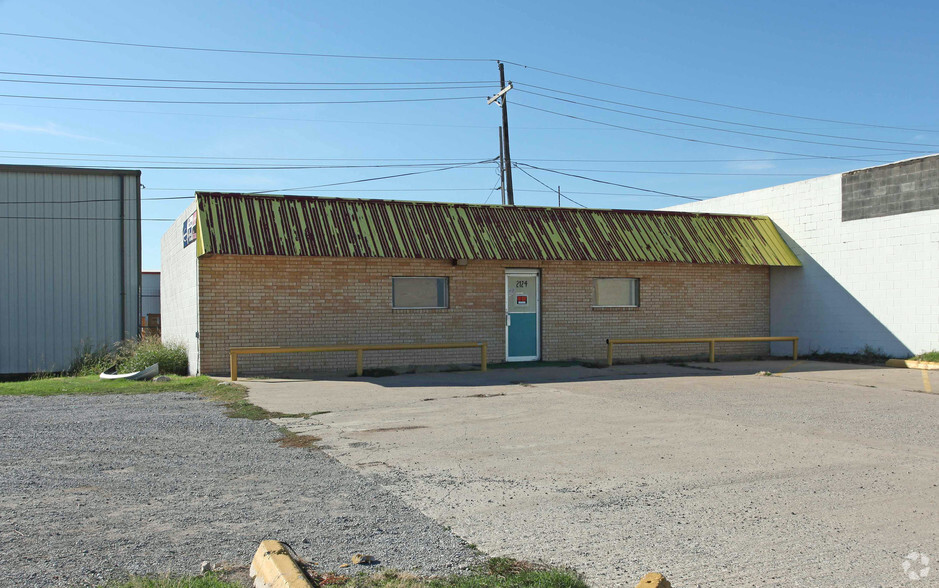 2124 SW Lee Blvd, Lawton, OK à vendre - Photo principale – Image 1 sur 5
