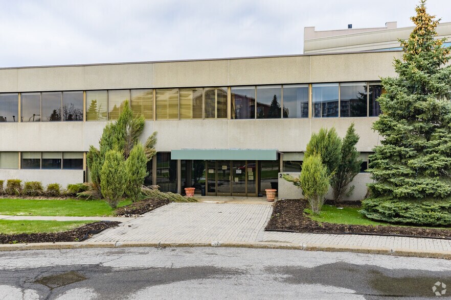 237 Boul Hymus, Pointe-claire, QC à louer - Photo de l’immeuble – Image 3 sur 4