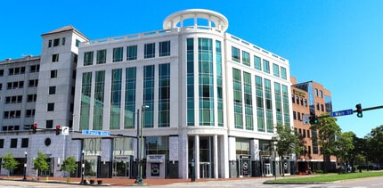 580 E Main St, Norfolk, VA à louer Photo de l’immeuble– Image 1 sur 7