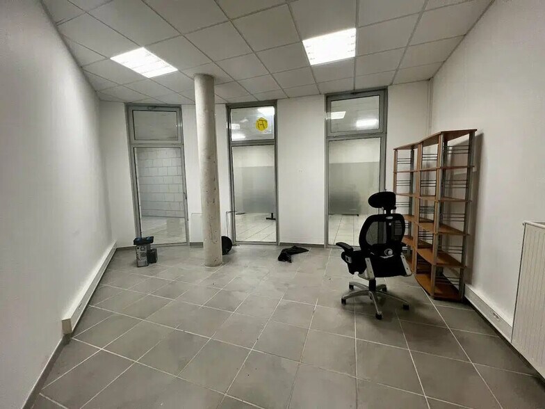 Bureau dans Beauvais à louer - Photo de l’immeuble – Image 2 sur 24