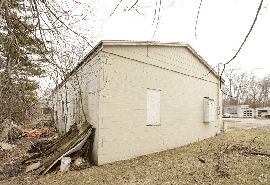 2409 Lansing Ave, Jackson, MI à vendre - Photo de l’immeuble – Image 2 sur 4