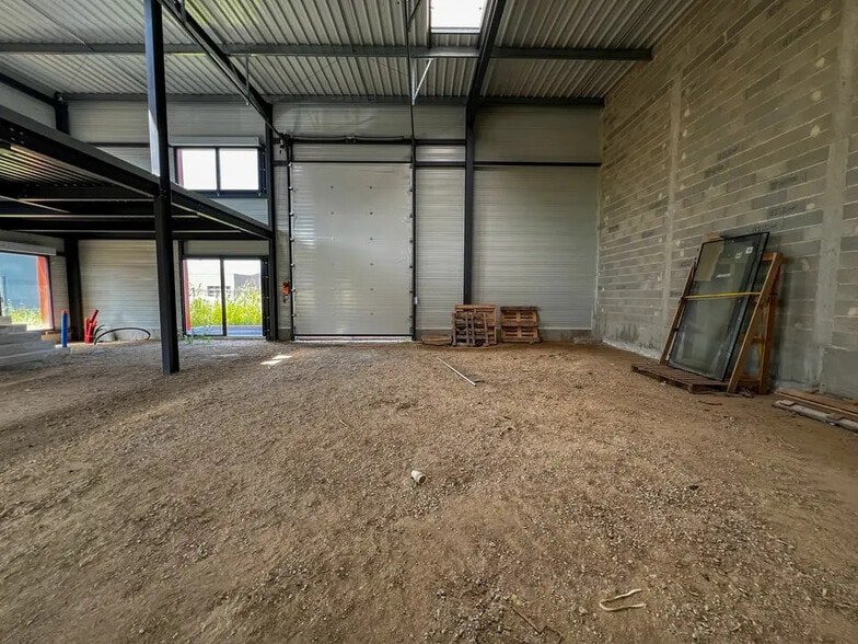 Industriel/Logistique dans Taillades à louer - Photo intérieure – Image 3 sur 20