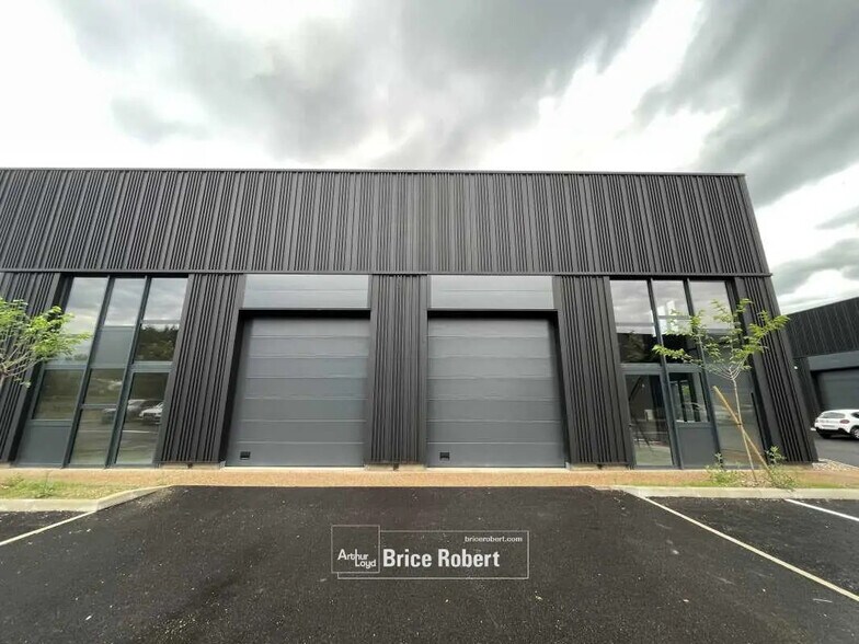 Local d'activités dans Trévoux à vendre - Photo de l’immeuble – Image 3 sur 6
