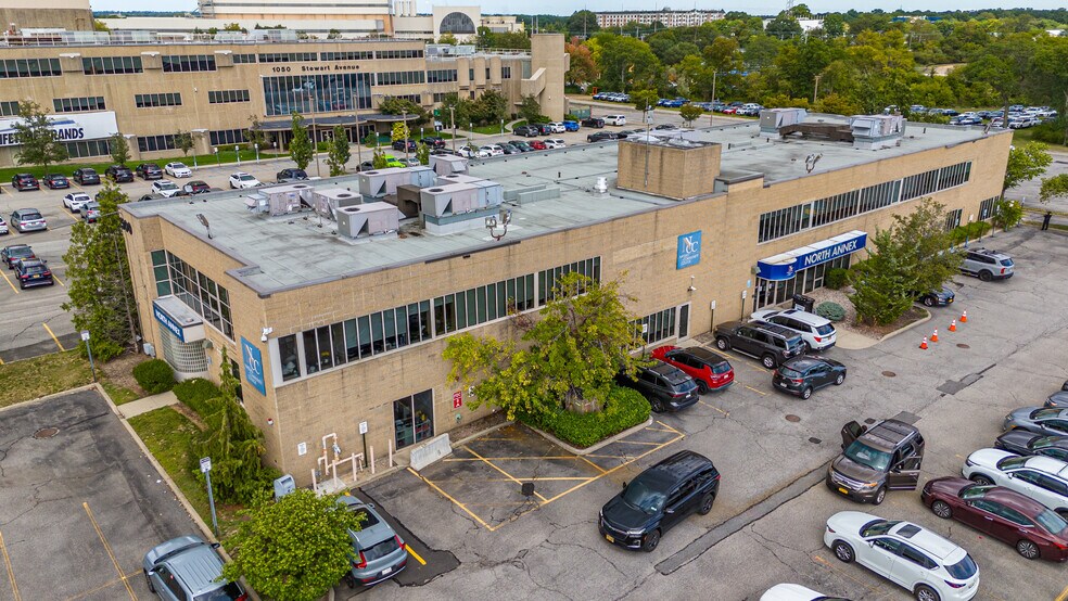 1000 Stewart Ave, Garden City, NY à vendre - Photo de l’immeuble – Image 3 sur 18