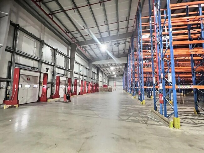 Plus de détails pour Industriel/Logistique à louer