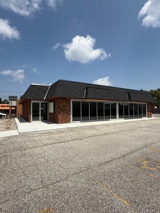 Plus de détails pour 6699 W 130th St, Parma Heights, OH - Bureau/Local commercial à louer