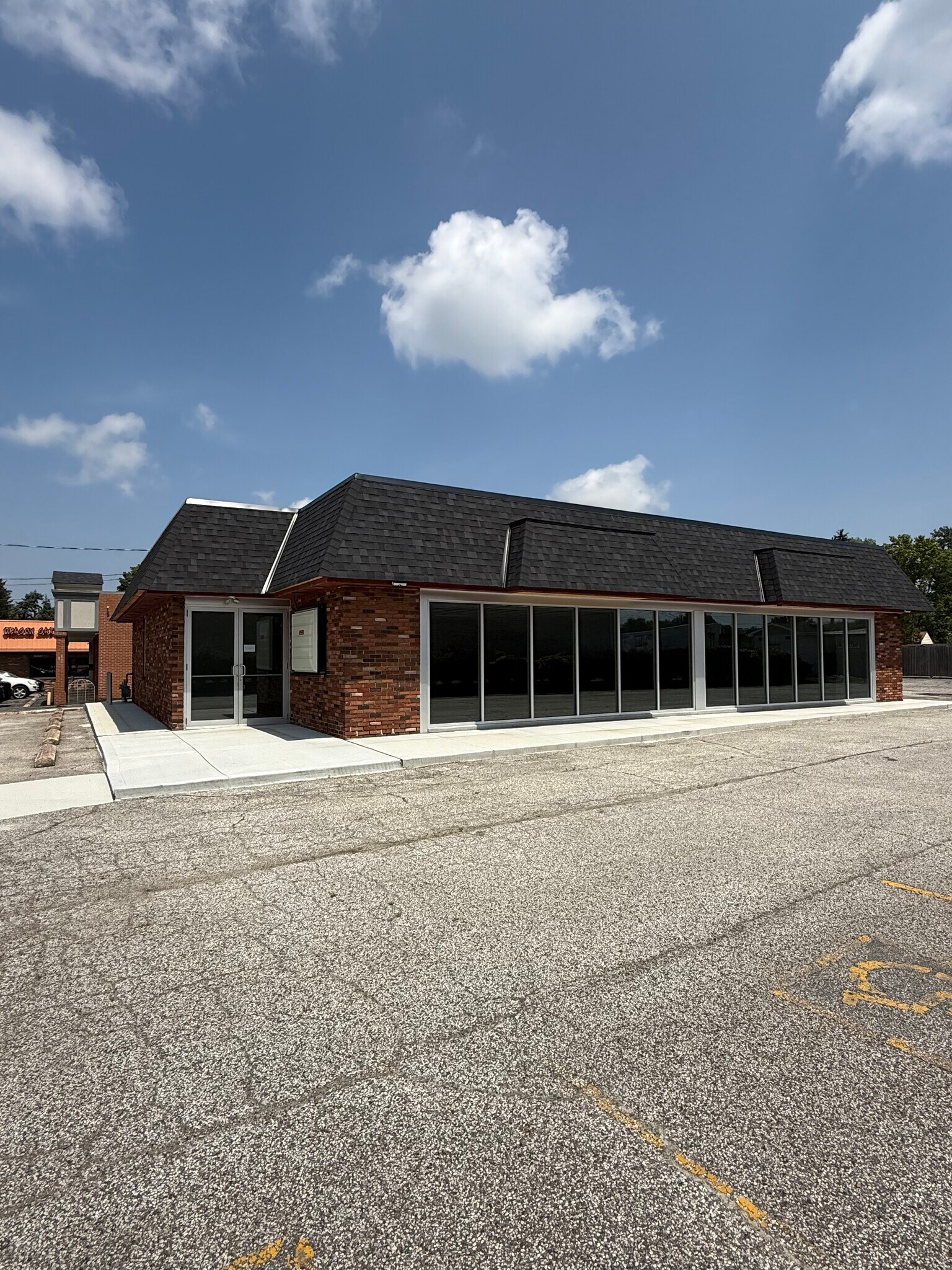 6699 W 130th St, Parma Heights, OH à louer Photo de l’immeuble– Image 1 sur 3