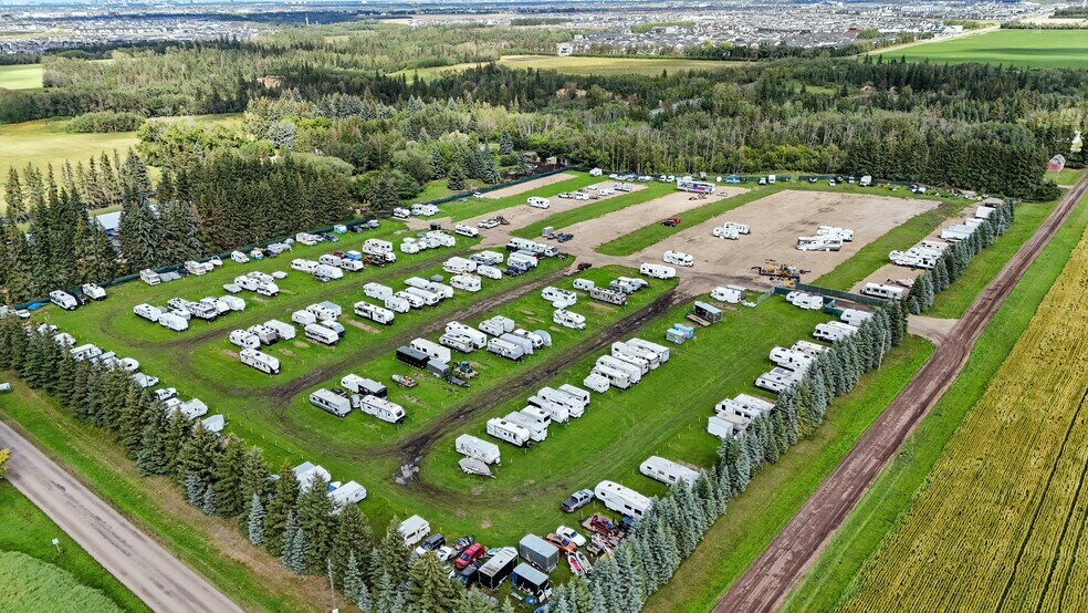 16815 41 Av SW, Edmonton, AB à vendre - Photo de l’immeuble – Image 3 sur 13