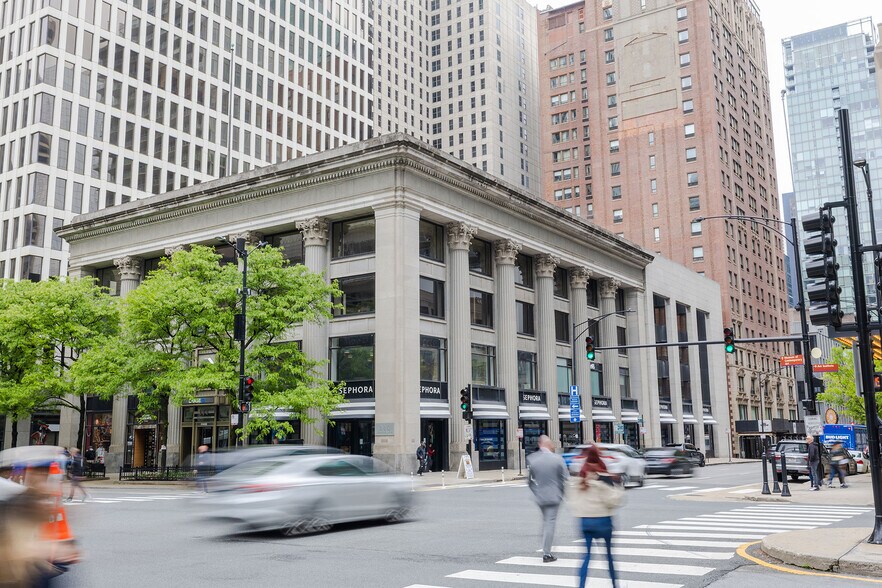 605 N Michigan Ave, Chicago, IL à louer - Photo de l’immeuble – Image 1 sur 13