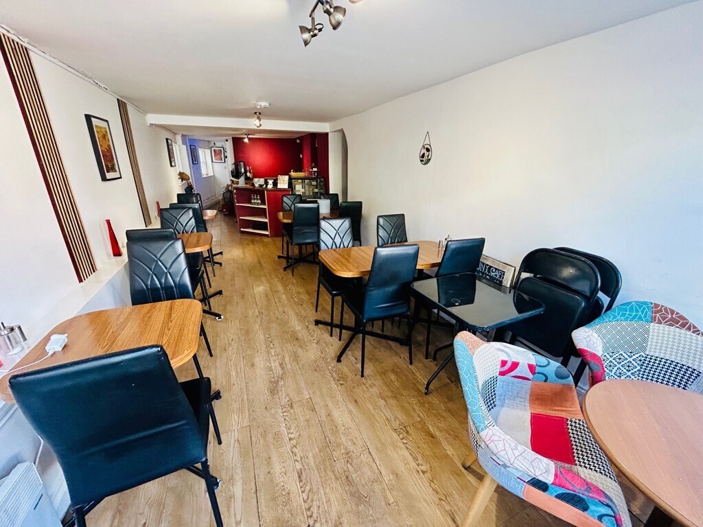 15 The Broadway, Newbury à vendre Photo intérieure– Image 1 sur 5