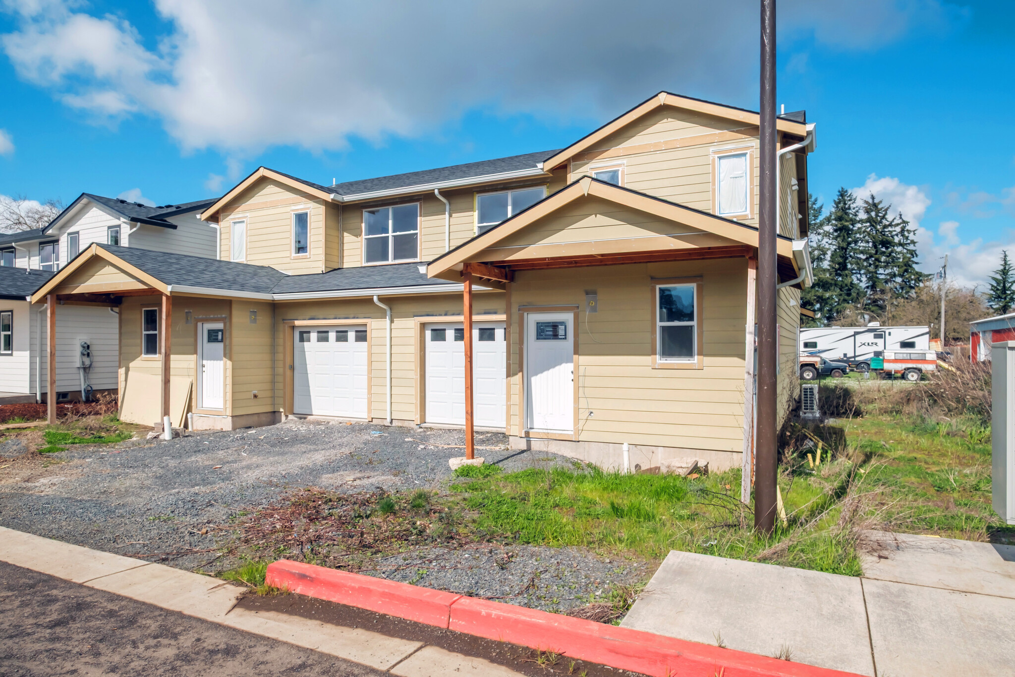 346 Seven Oaks Ln, Lebanon, OR à vendre Photo de l’immeuble– Image 1 sur 6