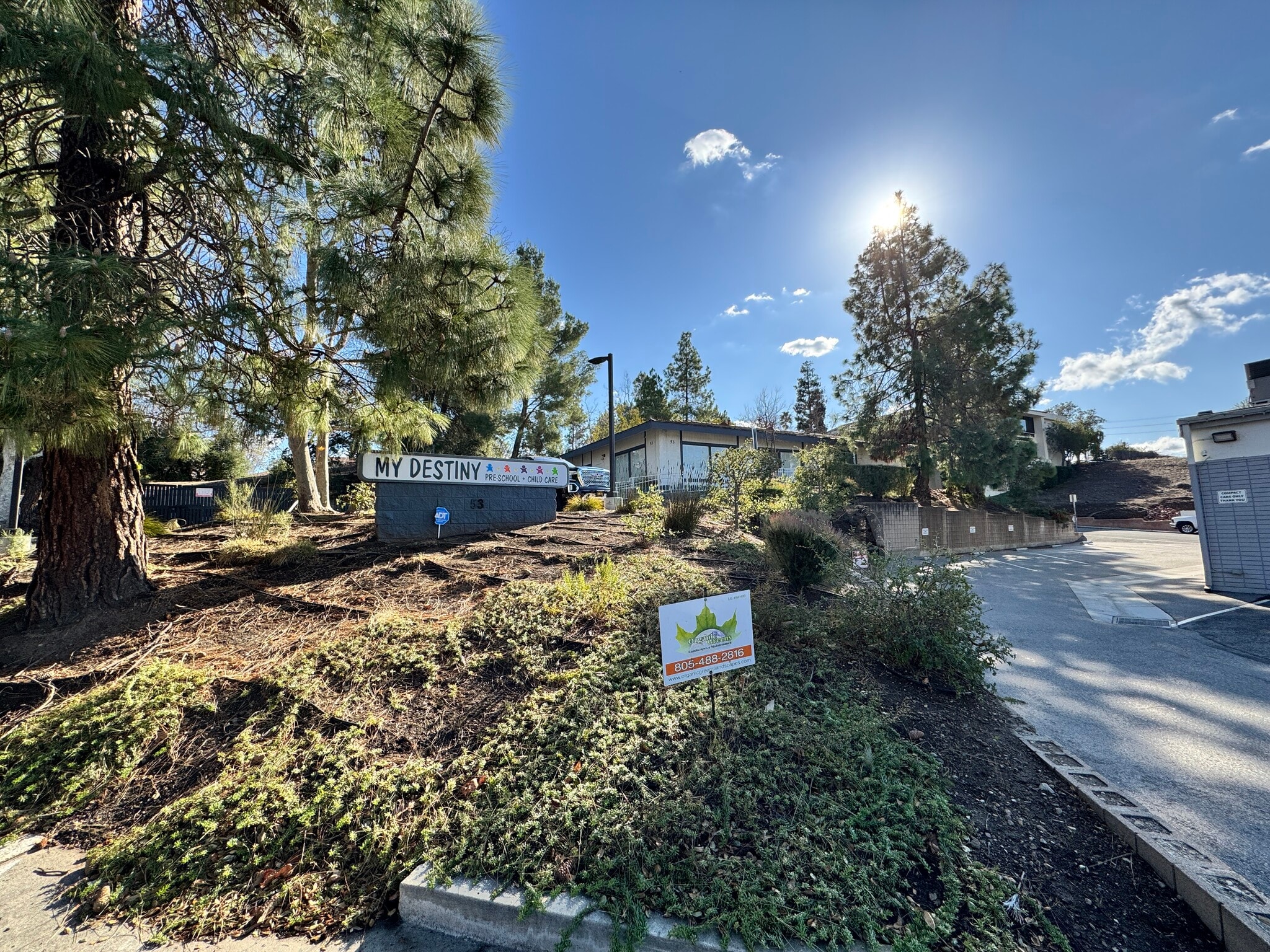 53 Moody Ct, Thousand Oaks, CA à louer Photo de l’immeuble– Image 1 sur 11