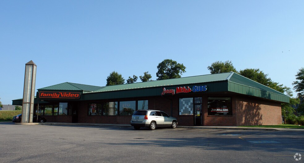 5714-5718 N Main St, Mishawaka, IN à louer - Photo principale – Image 1 sur 5