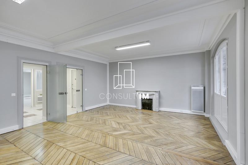 Bureau dans Paris à louer - Photo de l’immeuble – Image 2 sur 8