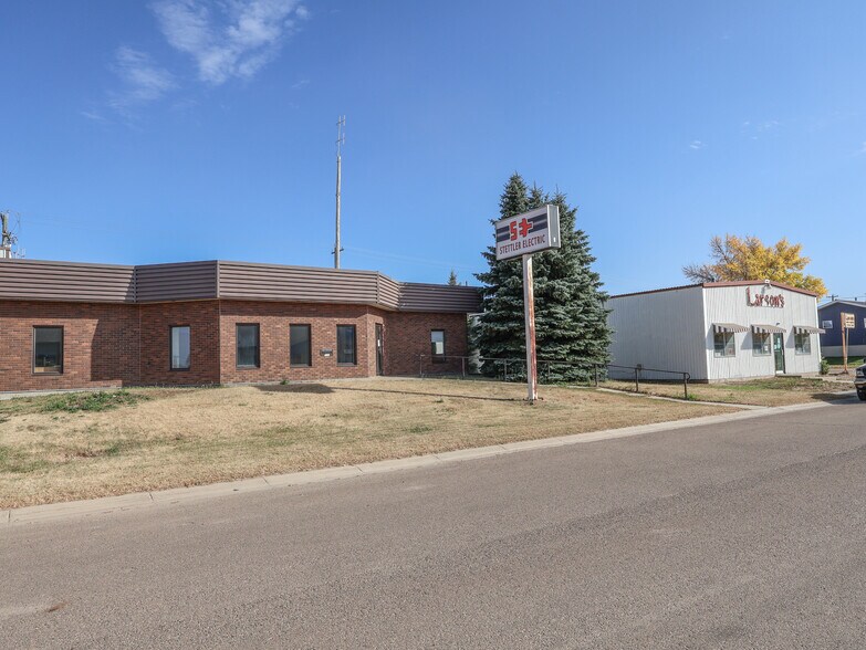 5003 47 st, Stettler, AB à louer - Photo de l’immeuble – Image 2 sur 22