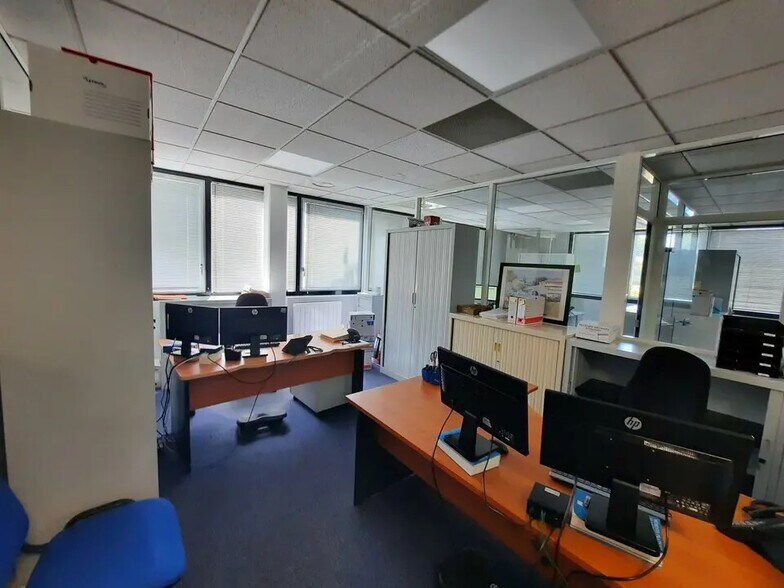 Bureau dans Bois-Guillaume à louer - Photo de l’immeuble – Image 3 sur 10