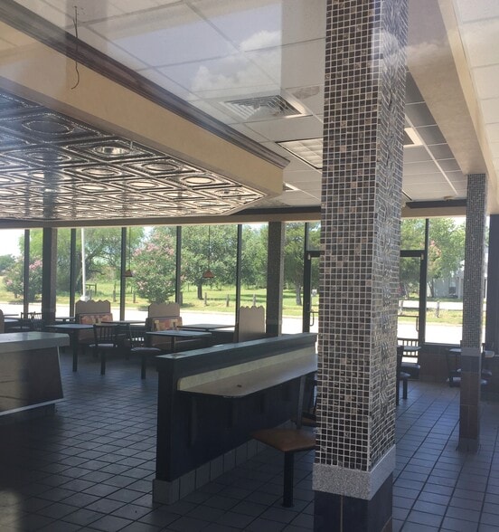 718 N US Highway 77, Schulenburg, TX à vendre - Photo intérieure – Image 3 sur 4
