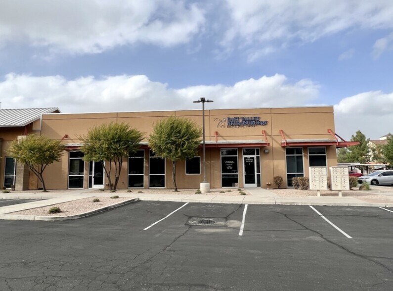2045 S Vineyard, Mesa, AZ à louer - Photo de l’immeuble – Image 3 sur 5