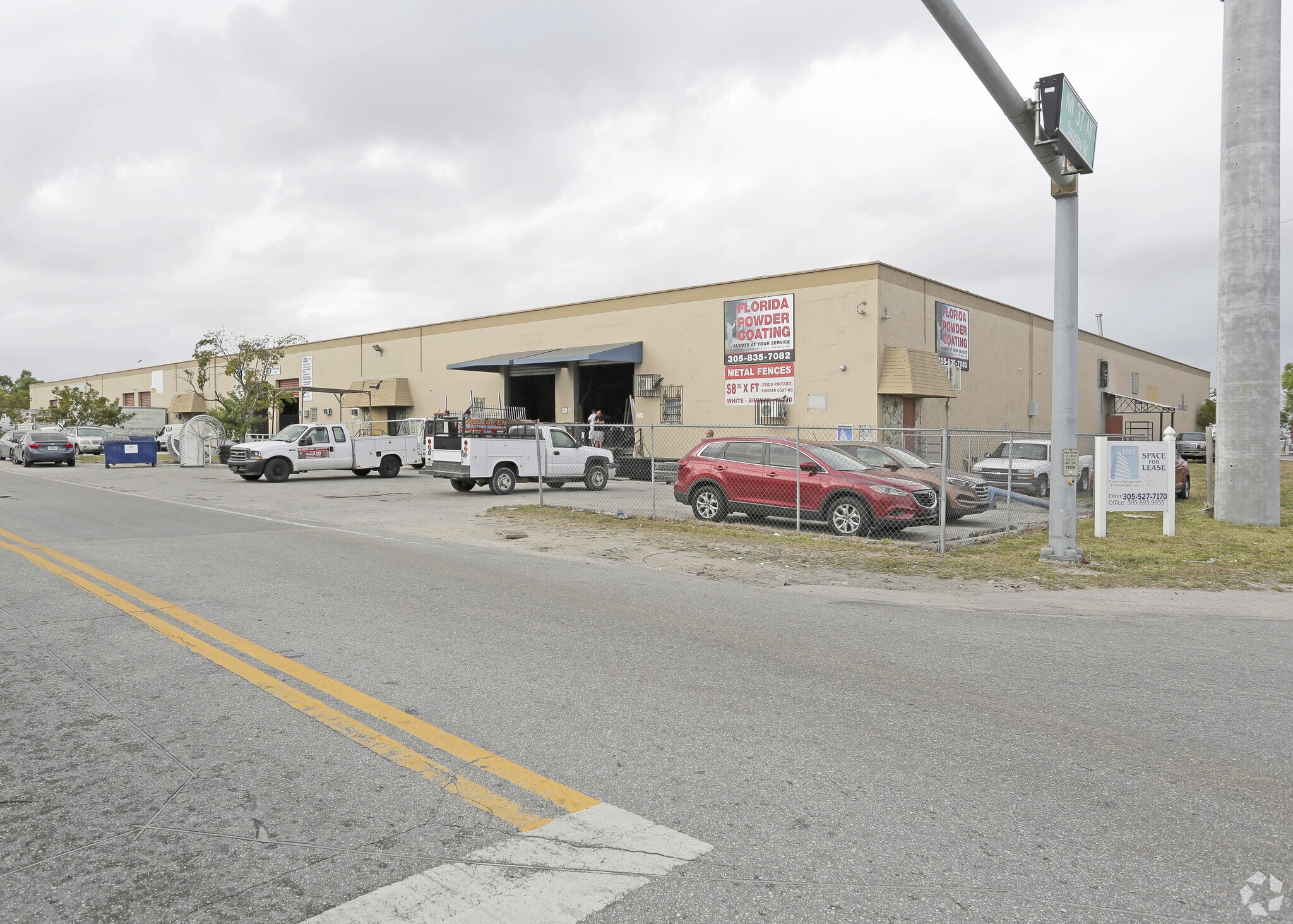 7100-7150 NW 37th Ave, Miami, FL à louer Photo principale– Image 1 sur 12