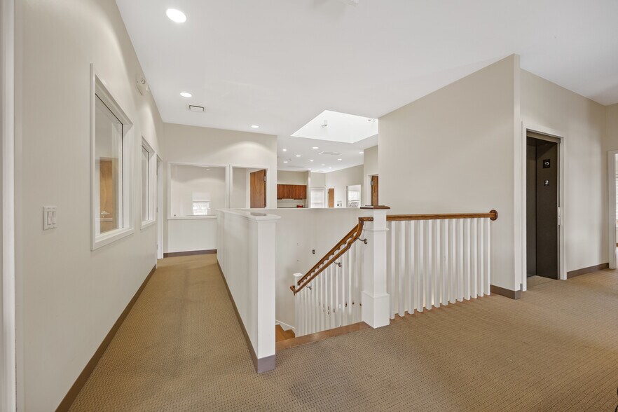 76 Tokeneke Rd, Darien, CT à louer - Photo de l’immeuble – Image 3 sur 43