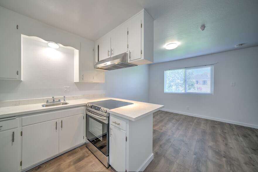 408 Keller St, Petaluma, CA à vendre - Photo intérieure – Image 2 sur 26